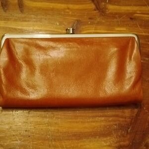 EXCELLENT USED CONDITIONHOBO INTERNATIONAL LAUREN CLUTCH WALLET